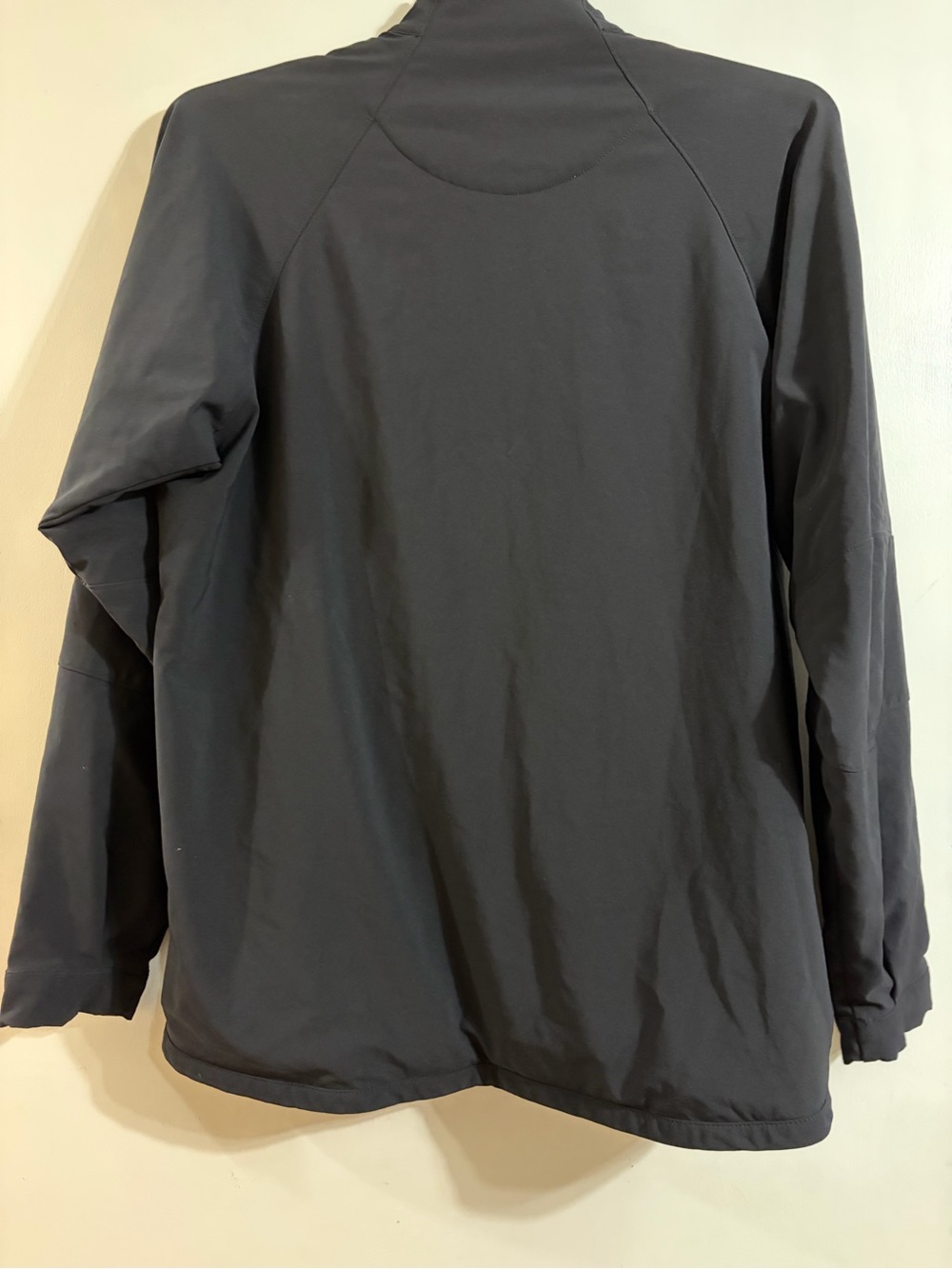 Nike Men's Charcoal Gray Long Sleeve Pullover